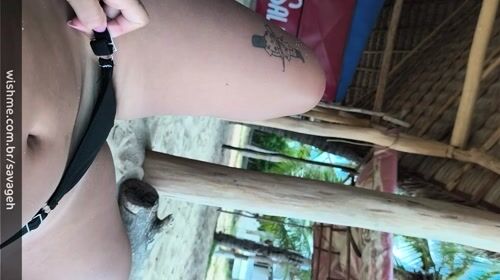Curtindo uma prainha 🌀🌊☀️🤫 - Post na Wishme